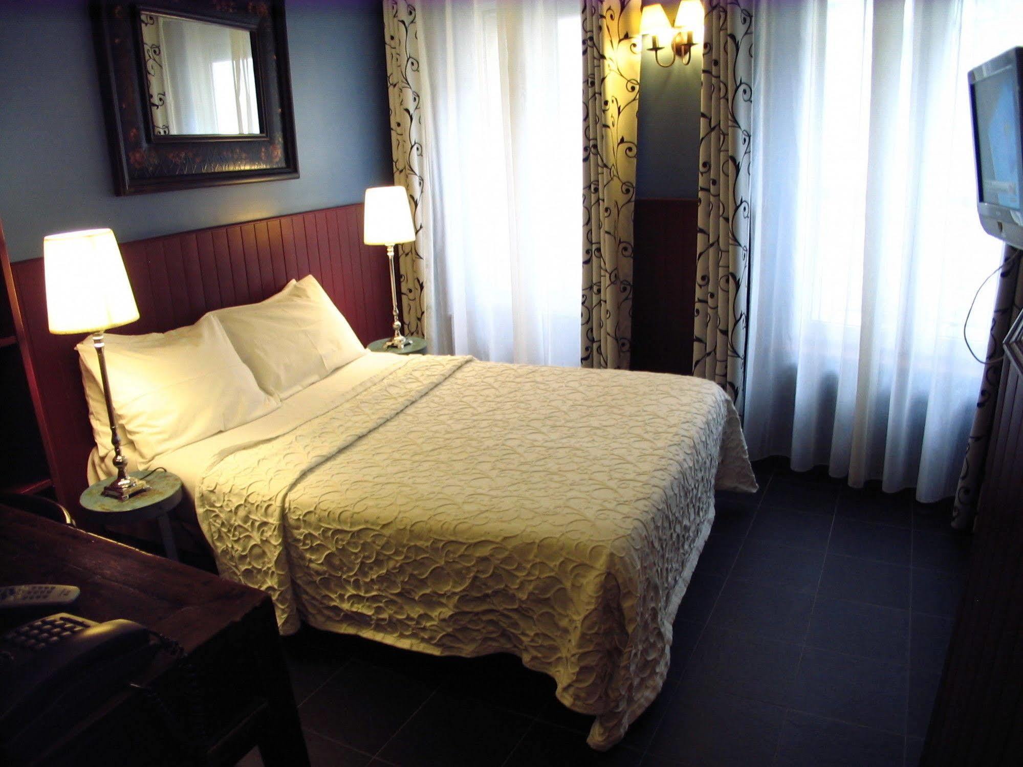 Monte-carlo Hotel Paris