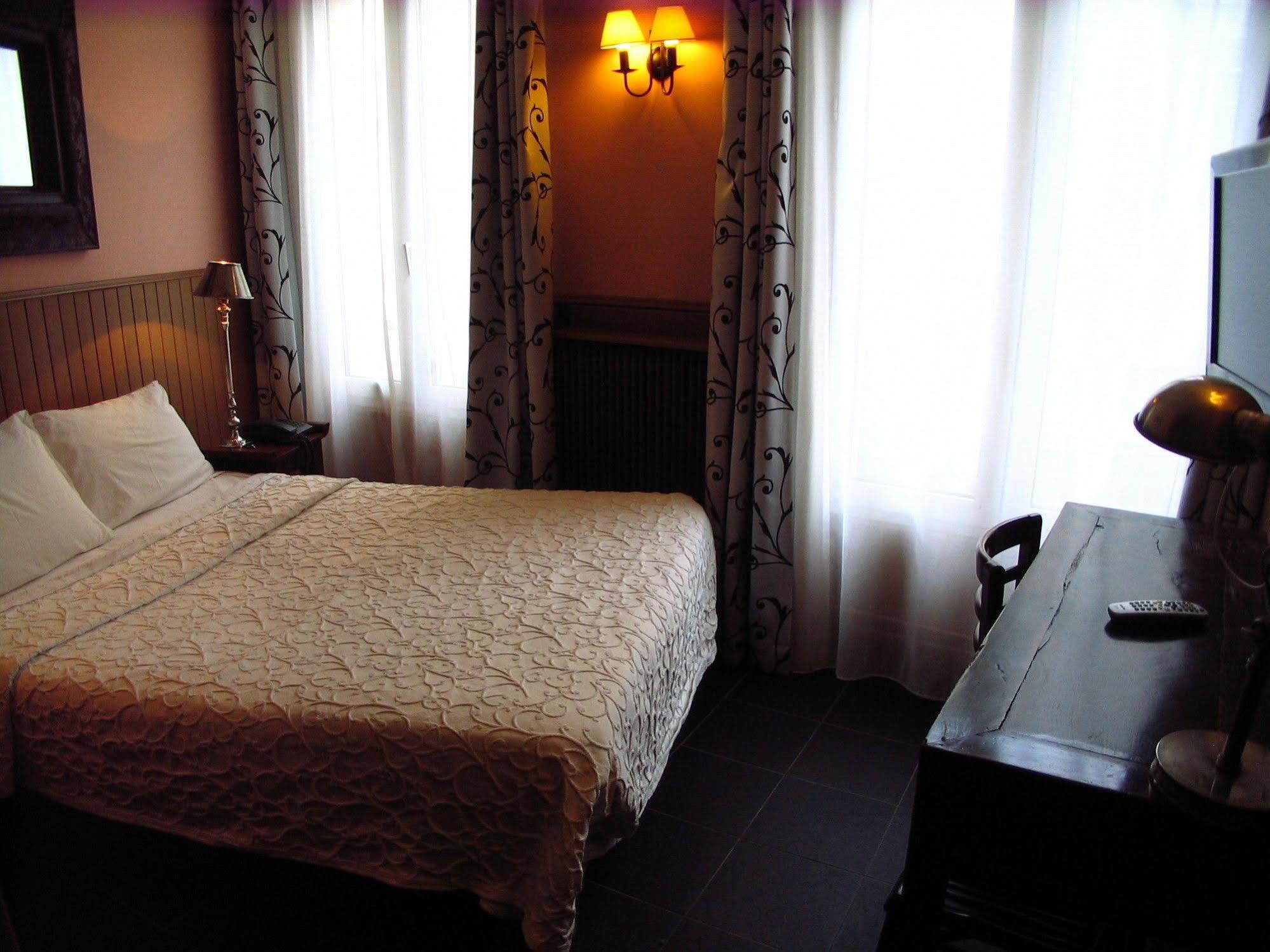 Monte-carlo Hotel Paris