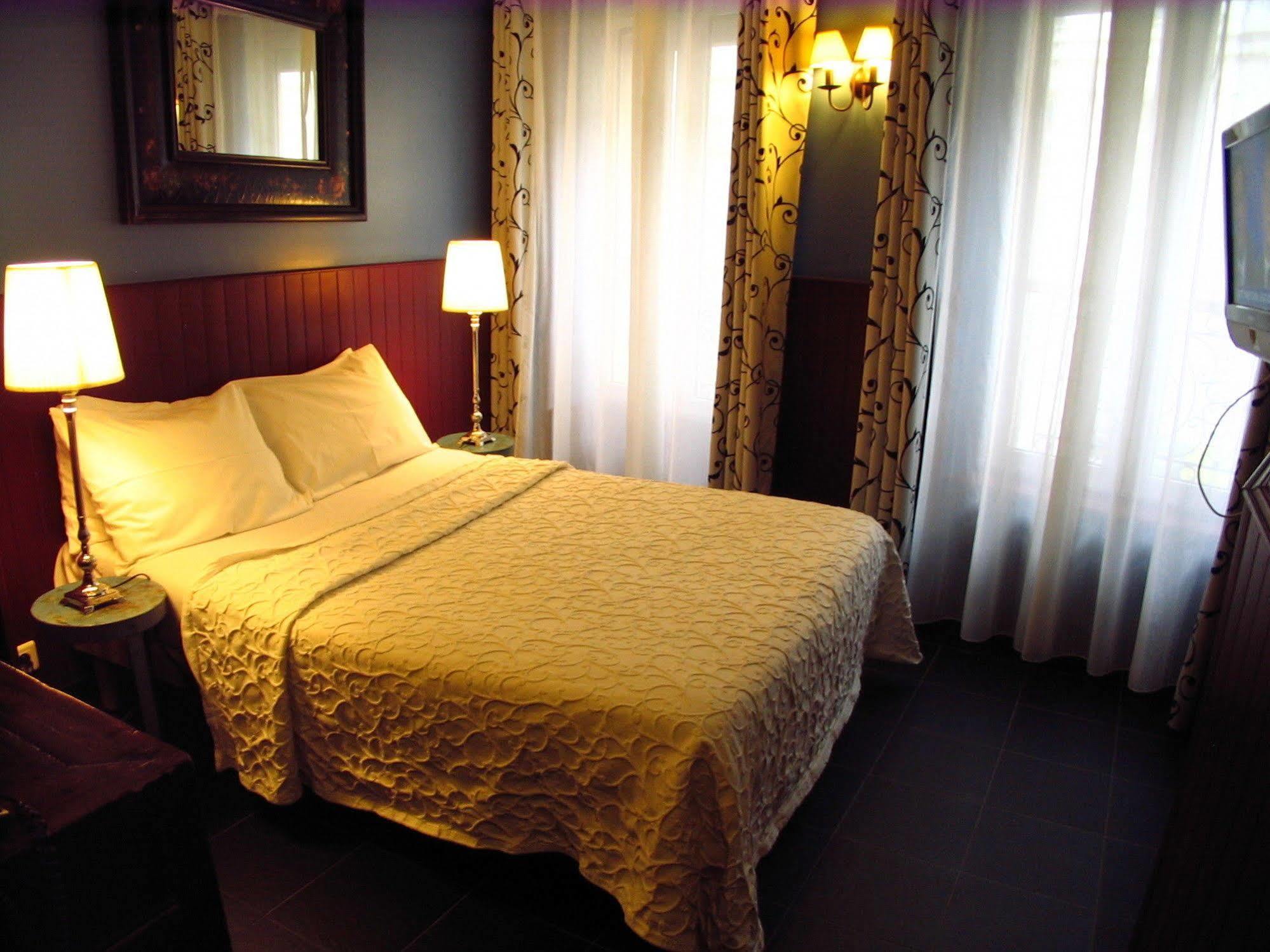 Monte-carlo 2* Paris